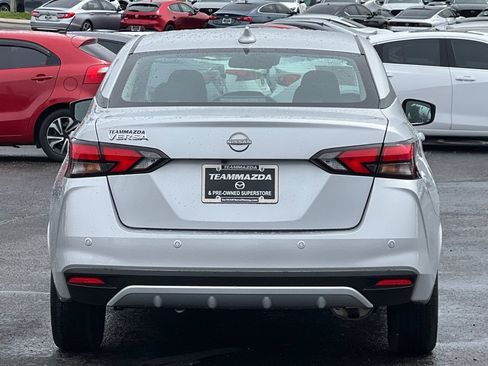 Used 2025 Nissan Versa SV FWD image 5
