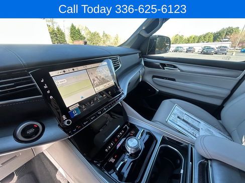 New 2026 Jeep Grand Wagoneer Limited AWD/4WD image 28