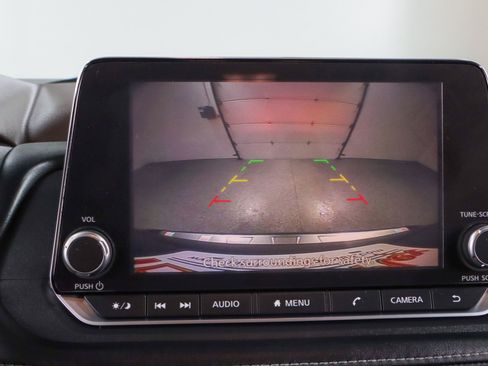 Used 2022 Nissan Rogue SV FWD image 18