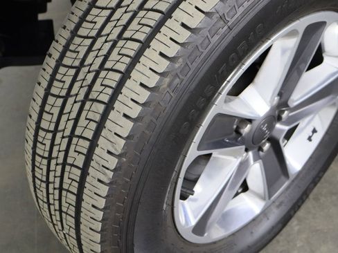 Used 2022 Jeep Wrangler Unlimited Sahara w/ Dual Top Group image 38