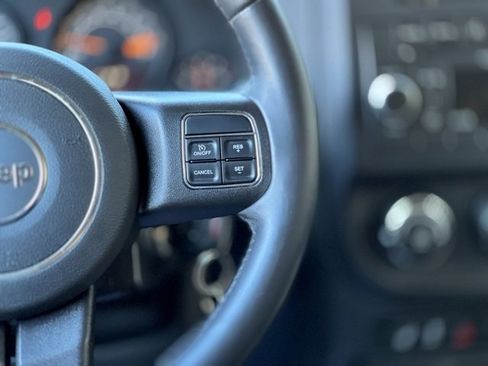 Used 2017 Jeep Patriot Latitude image 31