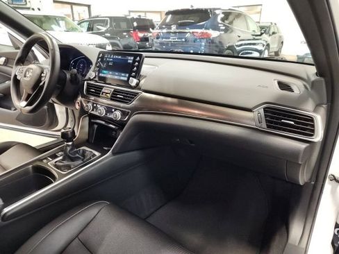 Used 2018 Honda Accord Sport image 29
