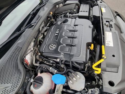 Used 2015 Volkswagen Beetle TDI FWD image 36