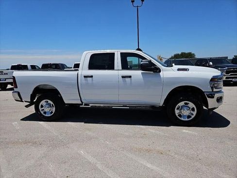 New 2026 RAM 2500 Tradesman AWD/4WD image 39