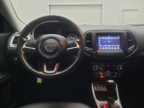 Used 2019 Jeep Compass Latitude FWD image 22