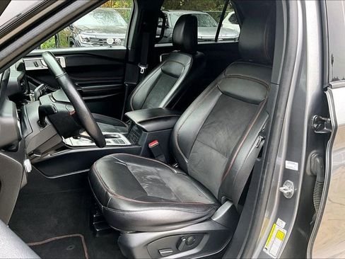 Used 2022 Ford Explorer ST-Line w/ Class IV Trailer Tow Package image 18