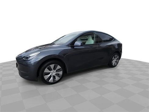 Used 2023 Tesla Model Y Long Range image 4
