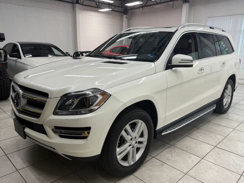Used 2015 Mercedes-Benz GL 450 4MATIC w/ Lane Tracking Package image 3