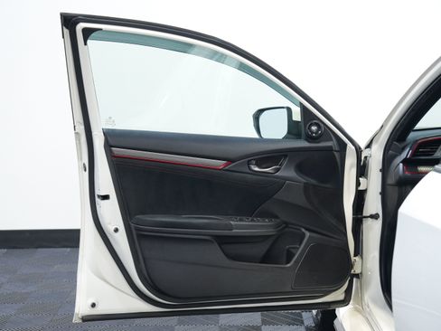 Used 2018 Honda Civic Type R image 20