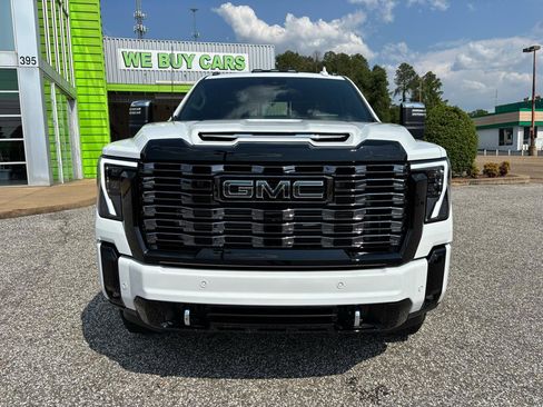 Used 2026 GMC Sierra 2500 Denali Ultimate w/ LPO, Black Badging Package image 9