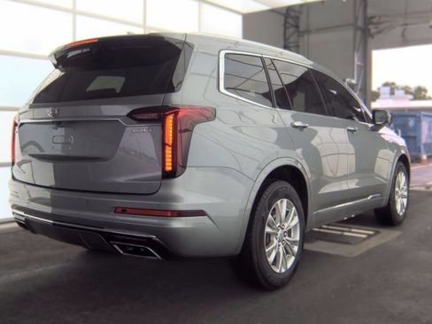 Used 2024 Cadillac XT6 Luxury FWD image 4