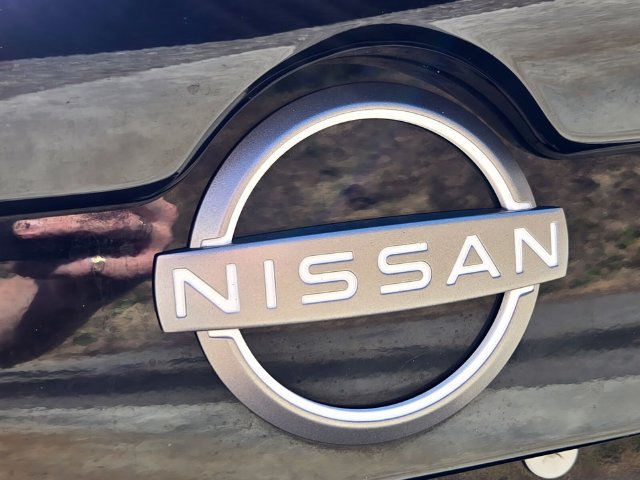 Used 2025 Nissan Sentra SR w/ SR Premium Package FWD image 17