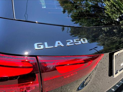 Certified 2026 Mercedes-Benz GLA 250 4MATIC image 19