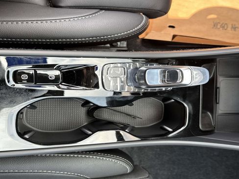 New 2026 Volvo XC40 B5 Plus w/ Protection Package Premier image 27