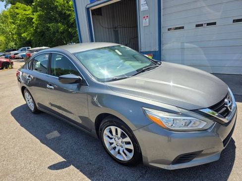 Used 2018 Nissan Altima 2.5 S w/ S Convenience Package FWD image 3