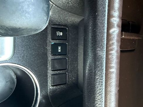 Used 2019 Toyota Highlander XLE FWD image 34