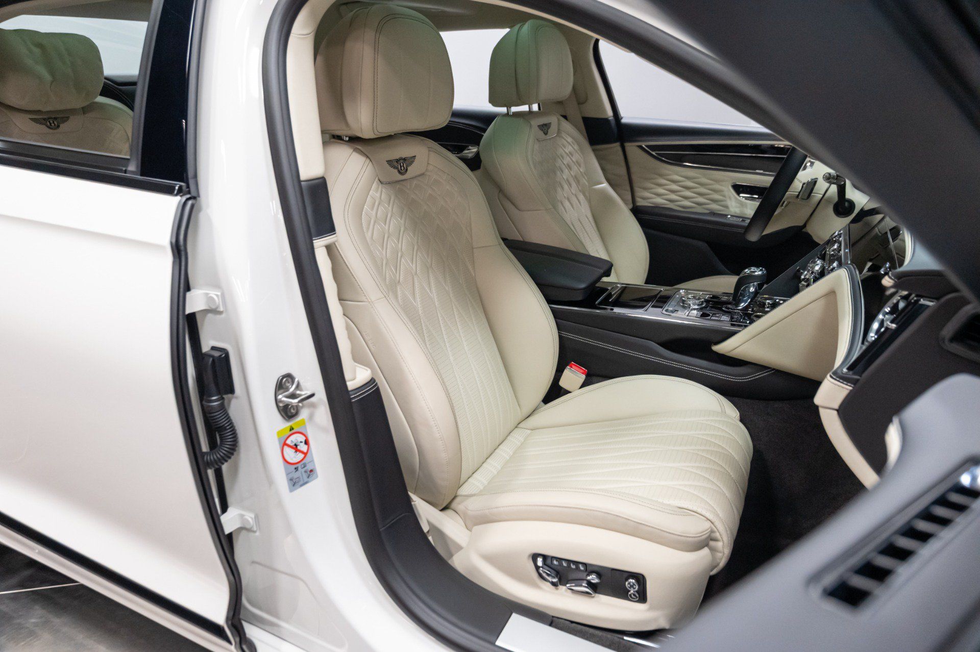 Used 2021 Bentley Flying Spur W12 AWD/4WD image 52
