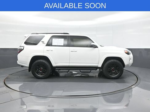 Used 2019 Toyota 4Runner TRD Off-Road Premium AWD/4WD image 8