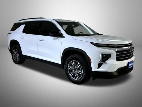 Certified 2025 Chevrolet Traverse LT AWD/4WD image 4