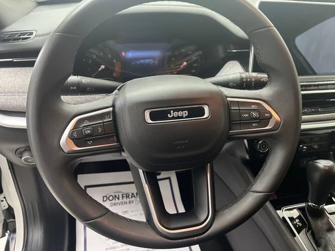 Used 2024 Jeep Compass Latitude AWD/4WD image 16