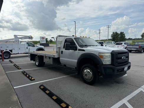 Used 2015 Ford F550 4x4 Regular Cab Super Duty image 3