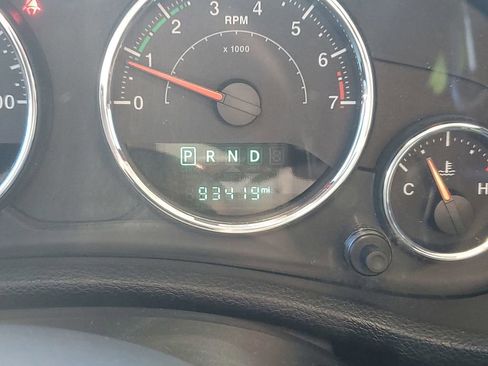 Used 2015 Jeep Wrangler Unlimited Sahara w/ Connectivity Group image 13