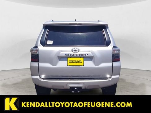 Used 2018 Toyota 4Runner SR5 Premium AWD/4WD image 4