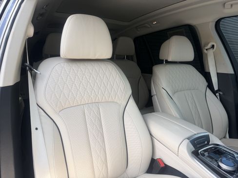Used 2020 BMW X7 xDrive40i w/ Premium Package AWD/4WD image 19