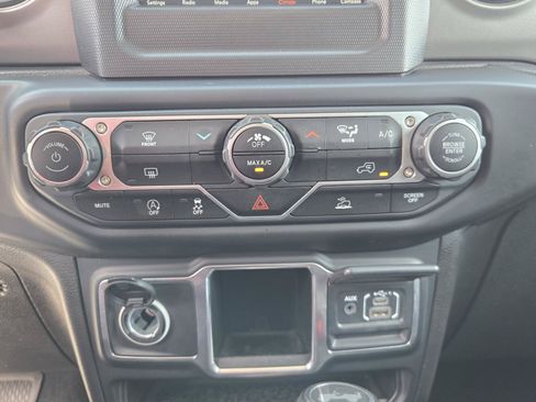 Used 2023 Jeep Wrangler Unlimited Sport AWD/4WD image 12