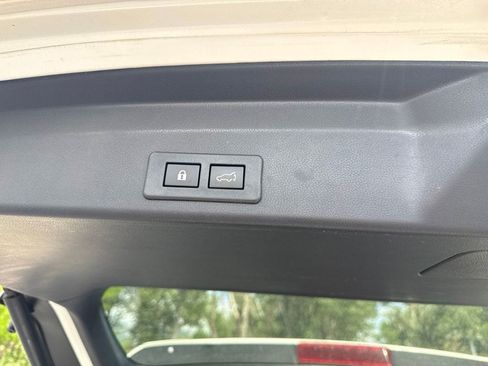 Used 2023 Subaru Ascent Limited AWD/4WD image 10