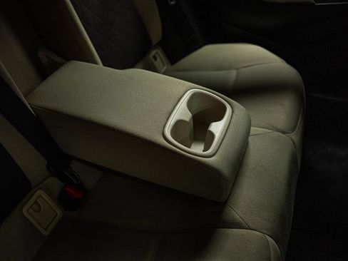 Used 2020 Toyota Corolla LE FWD image 12