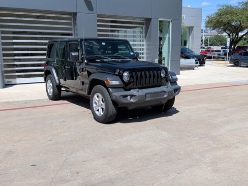 Used 2023 Jeep Wrangler Unlimited Sport AWD/4WD image 2
