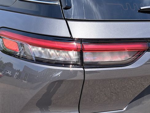 New 2026 Jeep Grand Cherokee Laredo X AWD/4WD image 32