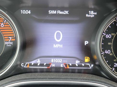 Used 2019 Jeep Cherokee Limited w/ Luxury Group AWD/4WD image 11