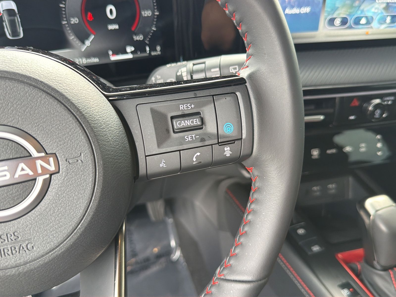 Certified 2025 Nissan Kicks SR FWD image 18