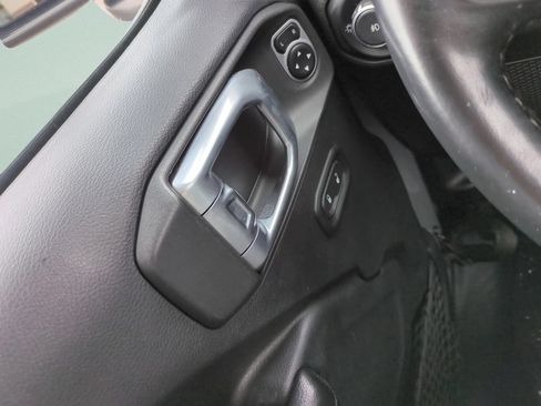 Used 2019 Jeep Wrangler Unlimited Sport S AWD/4WD image 18