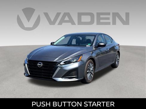 Used 2024 Nissan Altima 2.5 SV FWD image 4