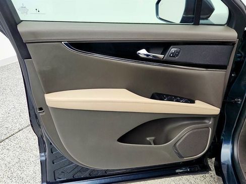 Used 2022 Lincoln Nautilus AWD w/ Premium Package image 10