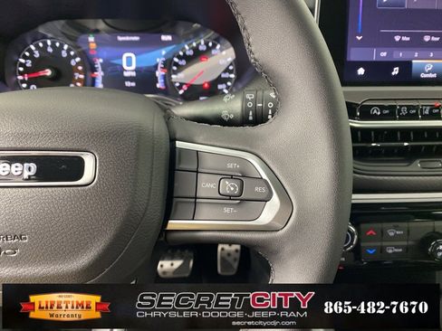 New 2026 Jeep Compass Latitude image 16