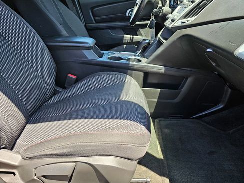 Used 2017 GMC Terrain SLE w/ Technology Package FWD image 9