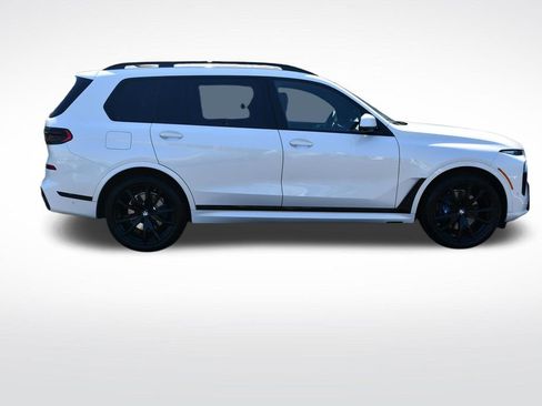Used 2025 BMW X7 xDrive40i w/ M Sport Package AWD/4WD image 9
