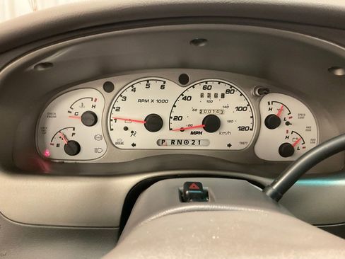 Used 2001 Ford Explorer Sport Trac 4x4 image 2