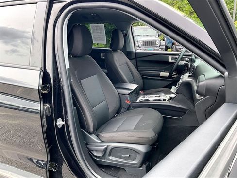 Used 2023 Ford Explorer XLT AWD/4WD image 10