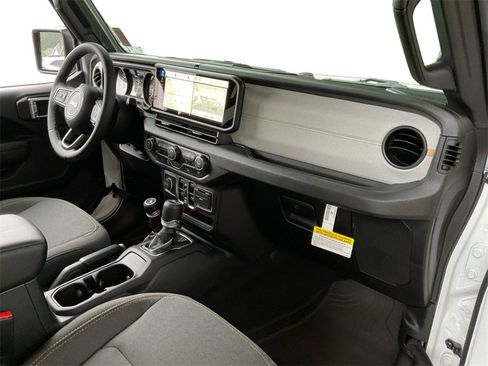 New 2025 Jeep Gladiator Sport image 28