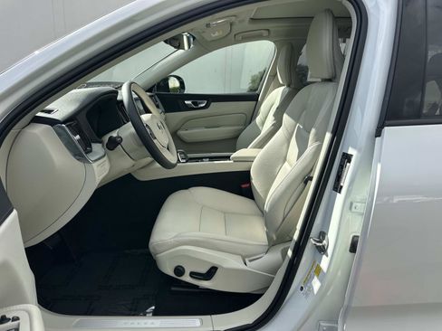 Certified 2025 Volvo XC60 T8 Plus w/ Protection Package Premier image 17