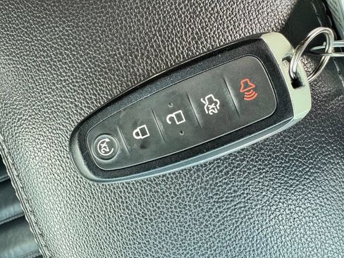 Certified 2017 Ford Escape Titanium FWD image 31