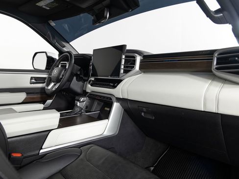 Used 2023 Toyota Sequoia Capstone image 27