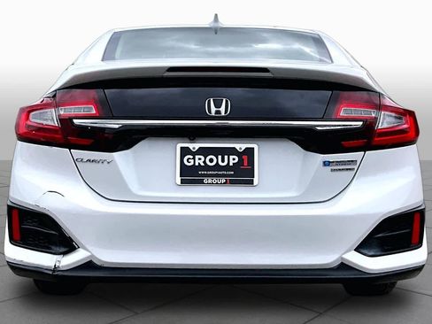 Used 2018 Honda Clarity Touring image 5