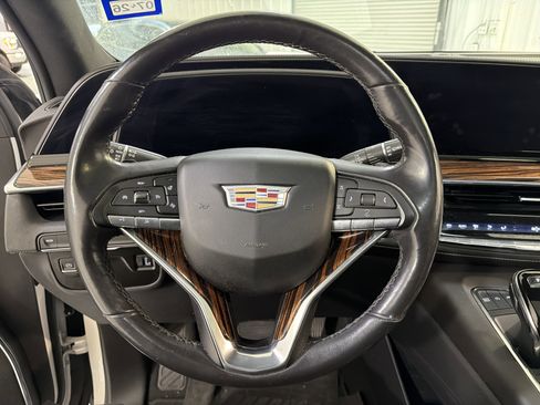 Used 2021 Cadillac Escalade Premium Luxury image 17