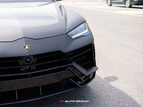 Used 2023 Lamborghini Urus Performante AWD/4WD image 5